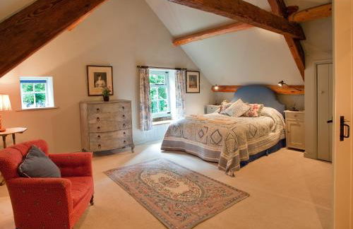 Warren Farmhouse - Photo 8