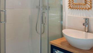Duplex contemporain dans maison du XVIIème siècle - Photo 5, Shower