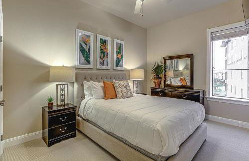 Chic 2BD with Balcony Pool Hot Tub & Marina Views - Foto 22