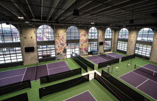 Mid-Century Style And Class In Quiet NE Location - Foto 39