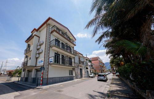 Seaside Ruins - Photo 1