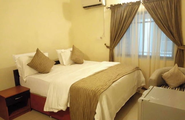 Heroes Luxury Apartments and Suites - Foto 1