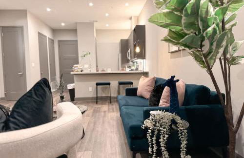 The Nichols Lux Fort Worth TX Same Day Booking - Photo 2