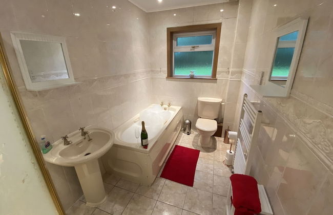 Country Cottage Sleeps 6 w/ Hot Tub & Dog-friendly - Foto 22