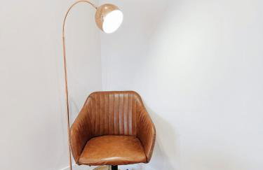 4 Beds Work Housing Near Croydon with Free Parking, High Speed WIFI sleeps up to 9 - Foto 5