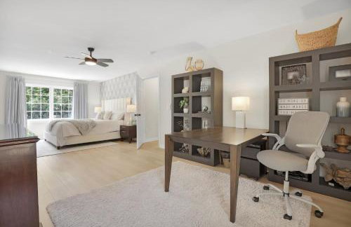 NEW! The White House, with 2 King Ensuites close to Parris Island and Downtown - Foto 47
