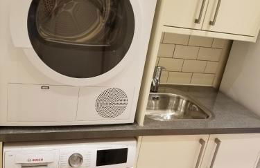 London Luxury Apartment 4 Bedroom Sleeps 12 people with 4 Bathrooms 1 Min walk from Station - Foto 19