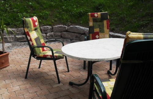 Appartement im Souterrain mit Terrasse - Foto 15