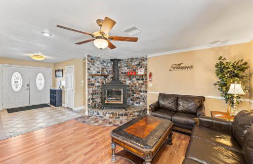 Spacious Desert Getaway! - Photo 17