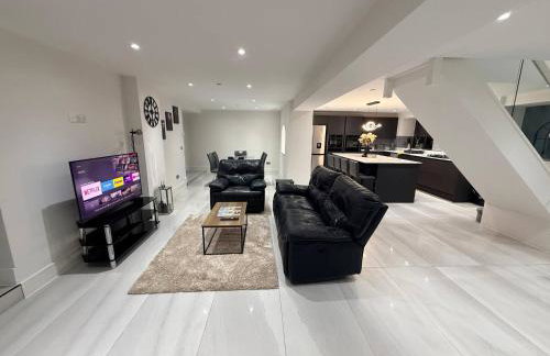 Luxury home 5 bedroom 3 bathroom games room parking - Foto 17