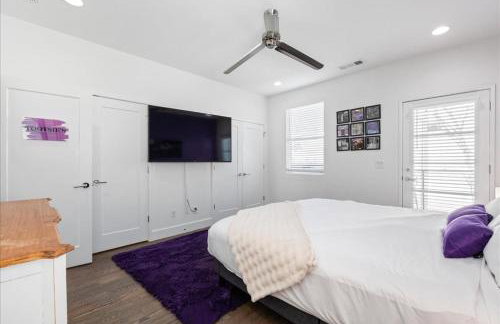 Nash House & Bars of Broadway with Patio Bar and Views! 8min Downtown! Sleeps 12! - Foto 6