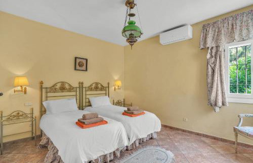 Villa Arin - Beachside Family Home by Finest Rentals - Photo 10