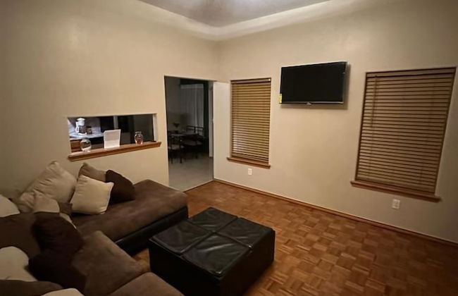 McAllen Majesty 4BR w Pool and Comfort - Foto 30