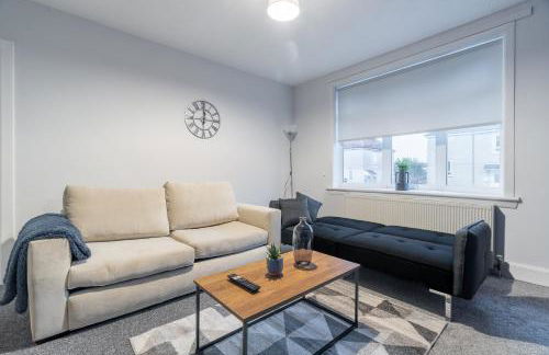 Kirkview Apartment - Photo 8