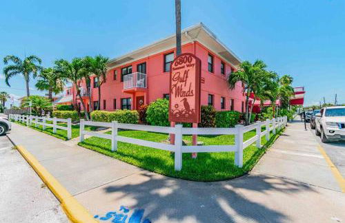 Gorgeous Beach view balcony with heated pool - Foto 19