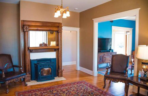 Maple House Large Vacation Home, Sleeps 7 Pet Friendly Great Location - Foto 8