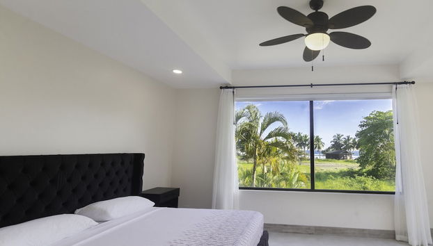 Classy Beachfront Home with Private Pool - Hermosa Palms 110 by RedAwning - Foto 2, Habitación