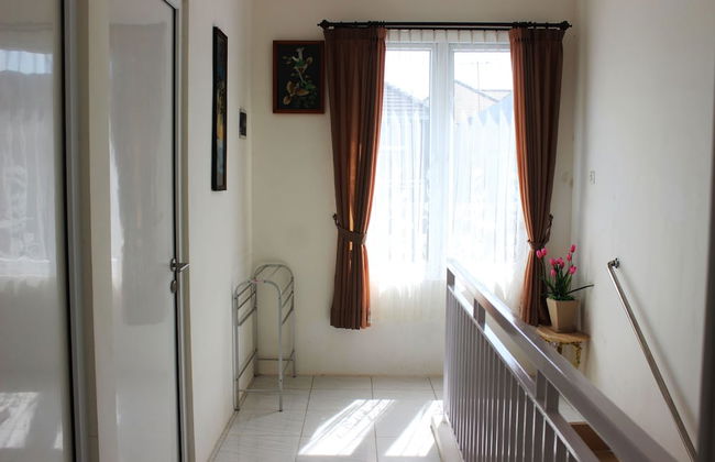 Sierra Villa Malang - Foto 16