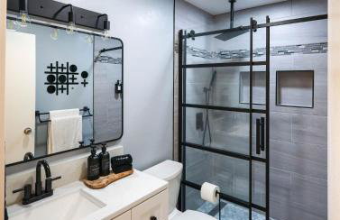 Game Night Downtown - BSU - Slots - Over 100 Games - Foto 69