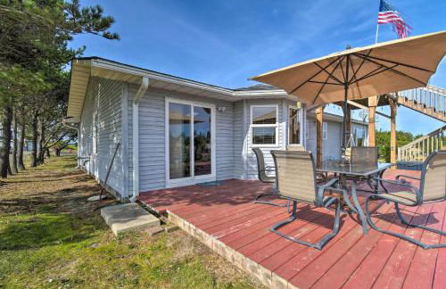 Pet-Friendly Ocean Park Home with Decks and View! - Foto 30