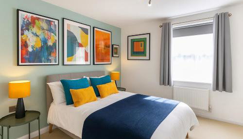 Stylish 2-Bedrooms - Perfect for Contractors, Families, & Groups - Guest 4 - Speedy Wi-FI - Foto 5