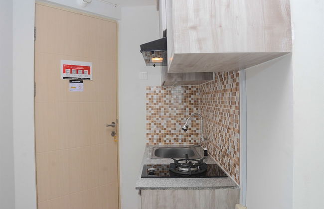 Comfy and Minimalist Studio at Amethyst Apartment - Photo 6