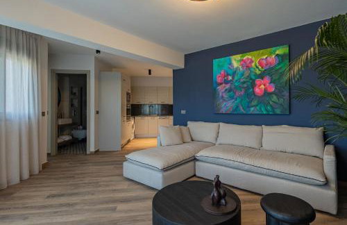 Boutique Saline Apartments - Blue - Photo 1