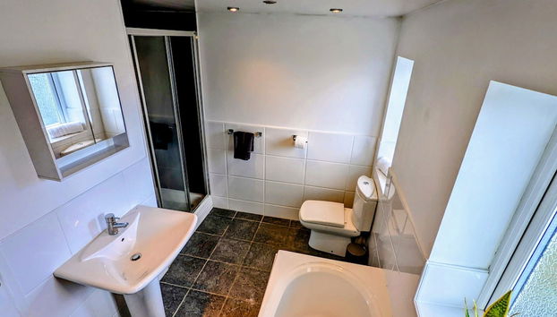 No 7 - Bright, Spacious 3 Bed Home with Parking & WiFi - Foto 5, Miscelánea