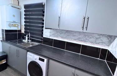 House for 8 in Gillingham close to train station with free parking - Foto 8