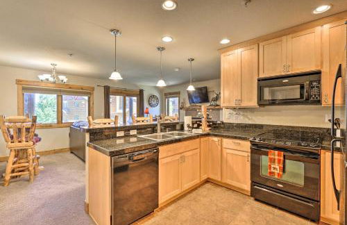 Peaceful Fraser Condo with Patio - by Hiking Trails! - Foto 10