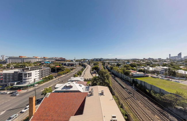 Oaks Brisbane Woolloongabba Suites - Photo 1