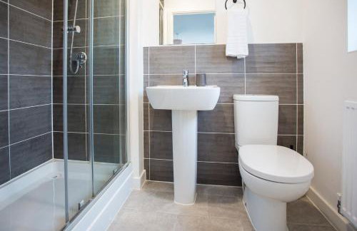 Comfortable 3-bedroom Bolton home - Photo 15