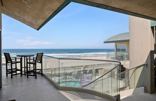 Stunning Oceanfront Boardwalk Condo - Spa, Steps2Beach, Parking & Fast Wifi! - Foto 43
