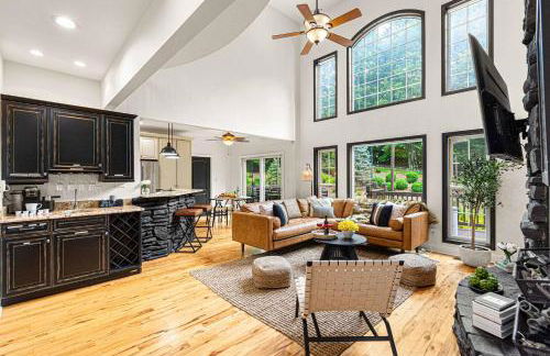 Spacious 6 Bedroom Home with a Heated Salt Water Pool, Theater & Game Room - Foto 25