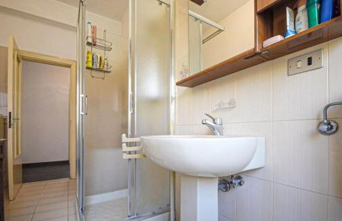 Stunning Apartment In Pietra Ligure - Foto 17