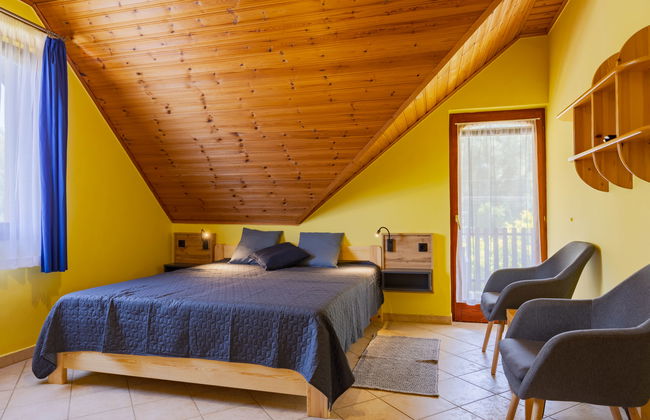 4 bedroom Apartment in Balatonszárszó with garden and terrace - Photo 10