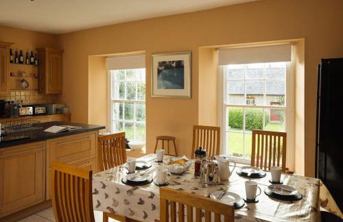Elegant Pembrokeshire Country House - Sleeps 17 - Photo 3