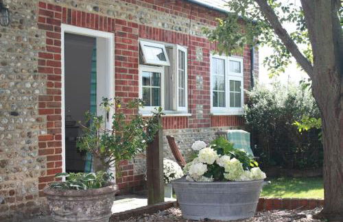 The Hen House - Photo 3