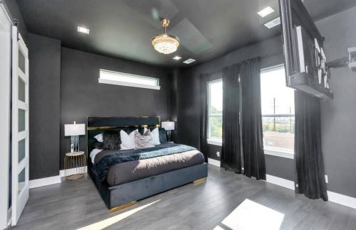 The Suite Spot! Downtown Skyline Views! Sleeps 12 - Foto 28