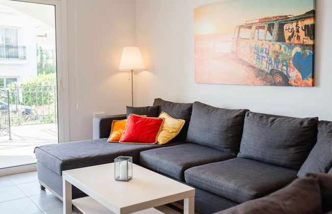 Sunny and Family Friendly Apartment Directly at the Pool - Foto 21