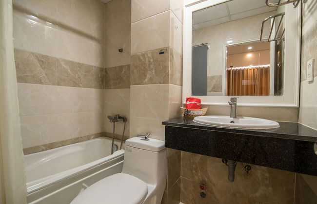 RedDoorz Plus near Tan Dinh Market 2 - Photo 49