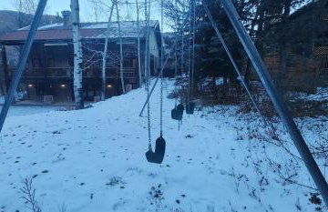 Sundance Spacious Vaulted Ceiling cabin, Hot tub, huge lawn - Foto 42