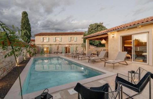 Nice Home In Zminj With Sauna - Photo 2