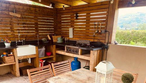 Beautiful 5 bedroom house with hot tub & fire pit - Foto 4