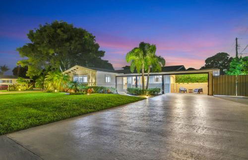 Coastal Palms House - Photo 27