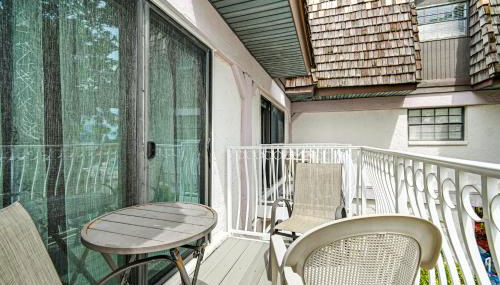 Steps to Sand Condo with Pool Access in Cocoa Beach - Foto 5