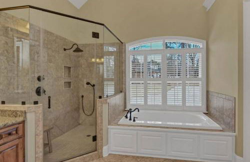 Luxury Escape by the Lake - Foto 16