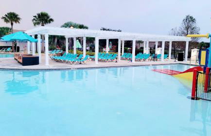 New Upscale 8BR Kissimmee Retreat with Private Pool, Spa & Resort Amenities - 7 Mi to Disney! - Foto 93