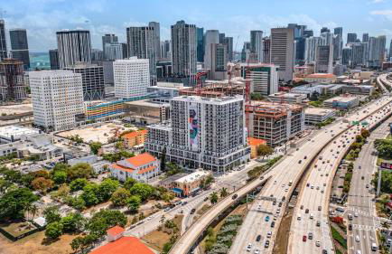 Brickell Border 3BR by Untitled Stay - Photo 23