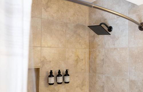 Cascadia Family Mansion, Hot Tub, Game Room, Gym! - Foto 15